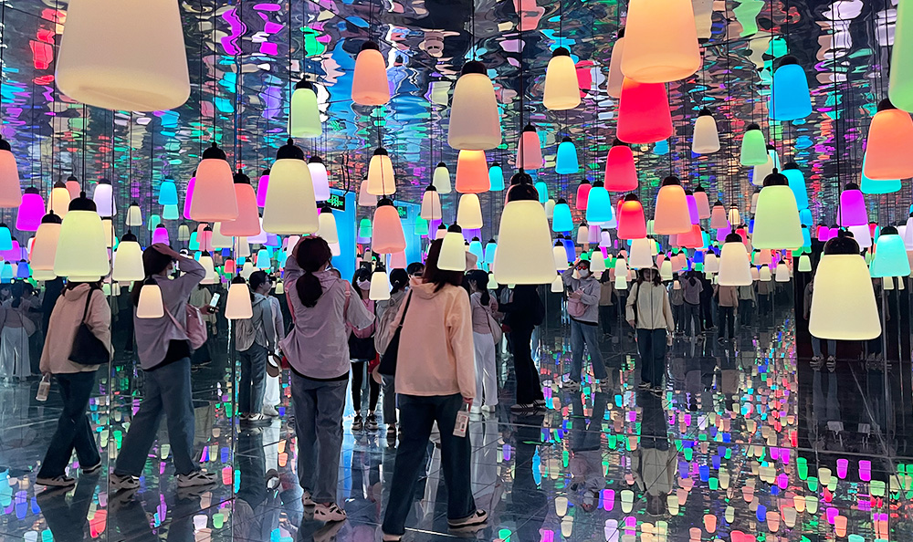 A Passionate and Joyful Journey to Luojiang Park