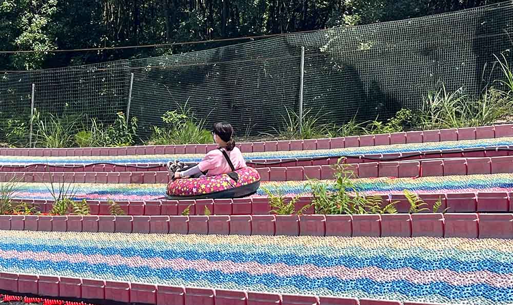 A Passionate and Joyful Journey to Luojiang Park